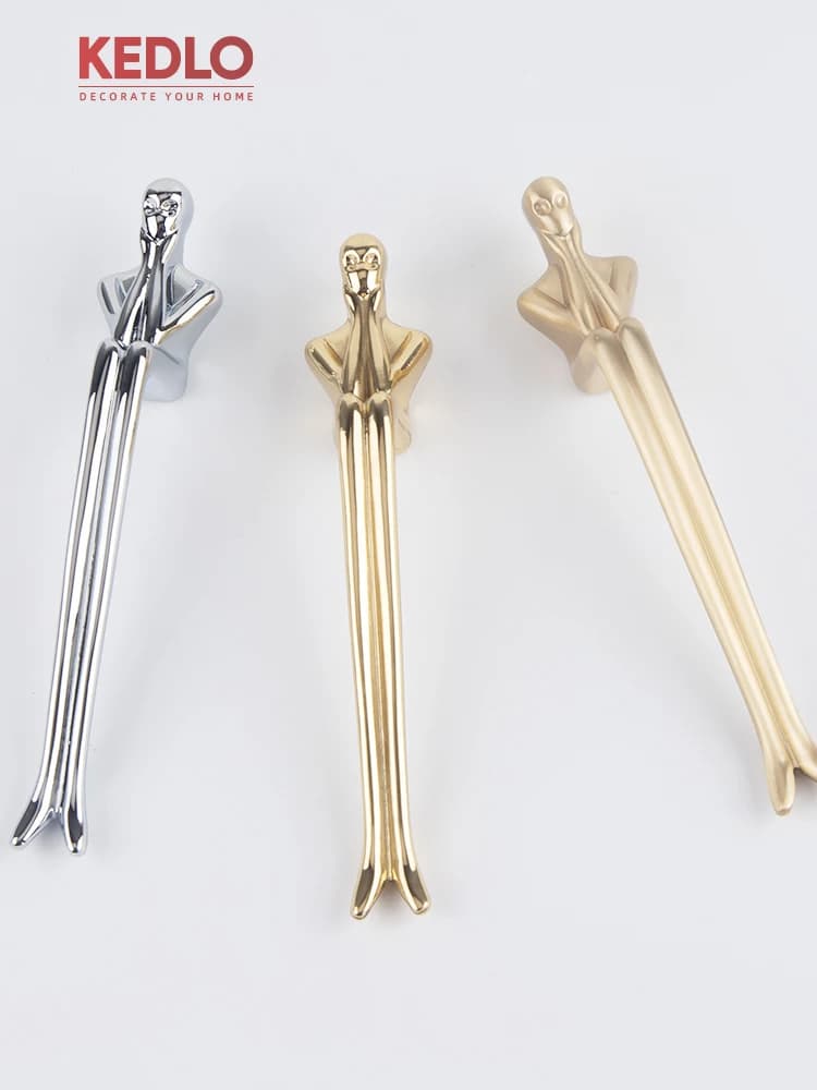 KEDLO Maniglia Creativa in Ottone Massiccio Thinker per Mobili da Cucina, Pomello Dorato, Maniglia Argento per Cassetti