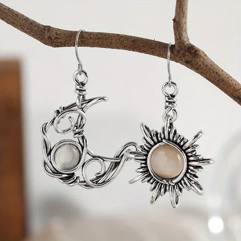 Orecchini pendenti con motivo sole e luna placcati in argento per donna, orecchini dal design asimmetrico creativo, gioielli punk gotici