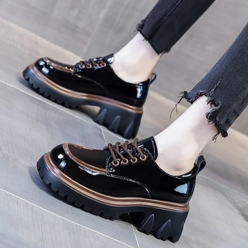 Nuove Scarpe da Donna 2026 in Pelle con Tacco Grosso e Plateau, Stile Britannico, Design Color Block, Calzature Casual alla Moda