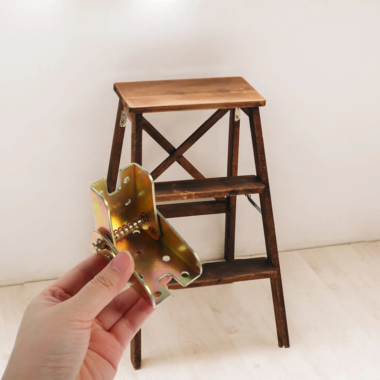 4Pcs Foldable Self-Locking Hinges for Furniture Legs Table Chair Desk Coffee Table Feet 90 Degree Heavy Duty Locking Hinge