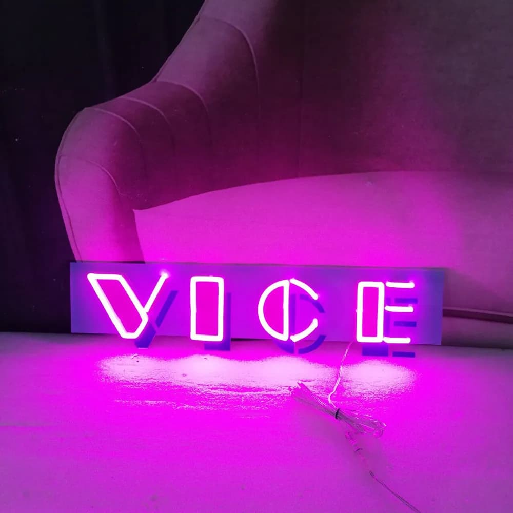 Insegna al neon personalizzabile Lettere luminose a LED per decorazioni di compleanno per feste di matrimonio Insegna personalizzata per bar e negozi Nome di design con logo personalizzato fai-da-te