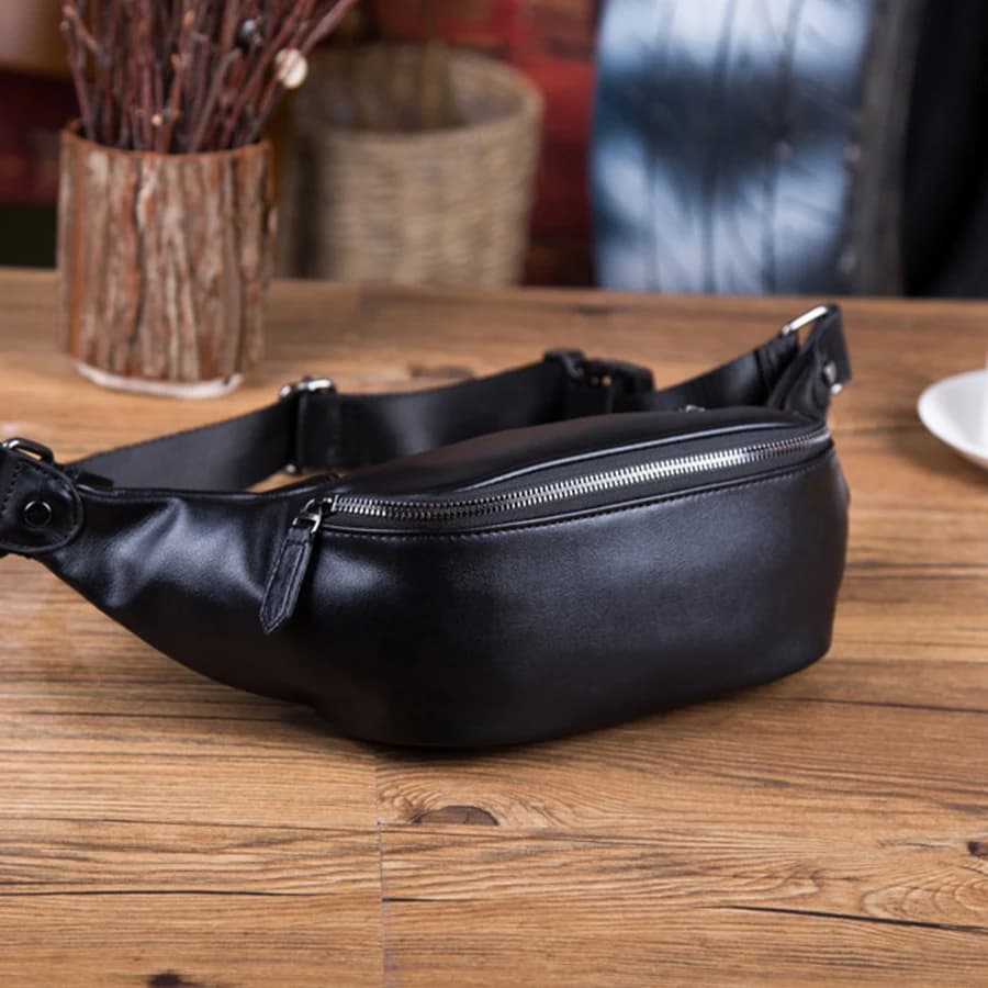 New belt bag for everyday commuting - men's black shoulder bag for outdoor sports and running - soft PU leather chest strap with wallet