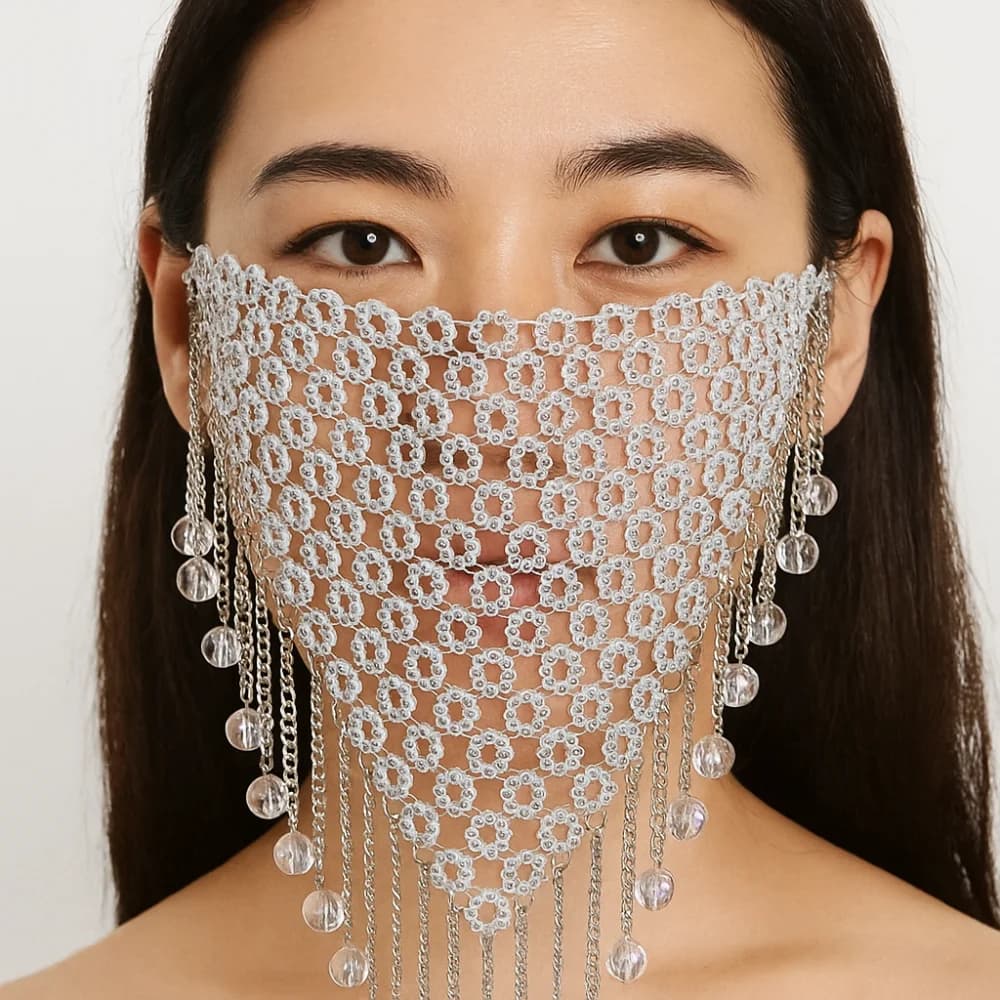Maschera Delicata con Rete da Pesca, Strass e Nappe, Copriviso Scintillante, Maschera Traforata Luccicante, Gioiello di Moda