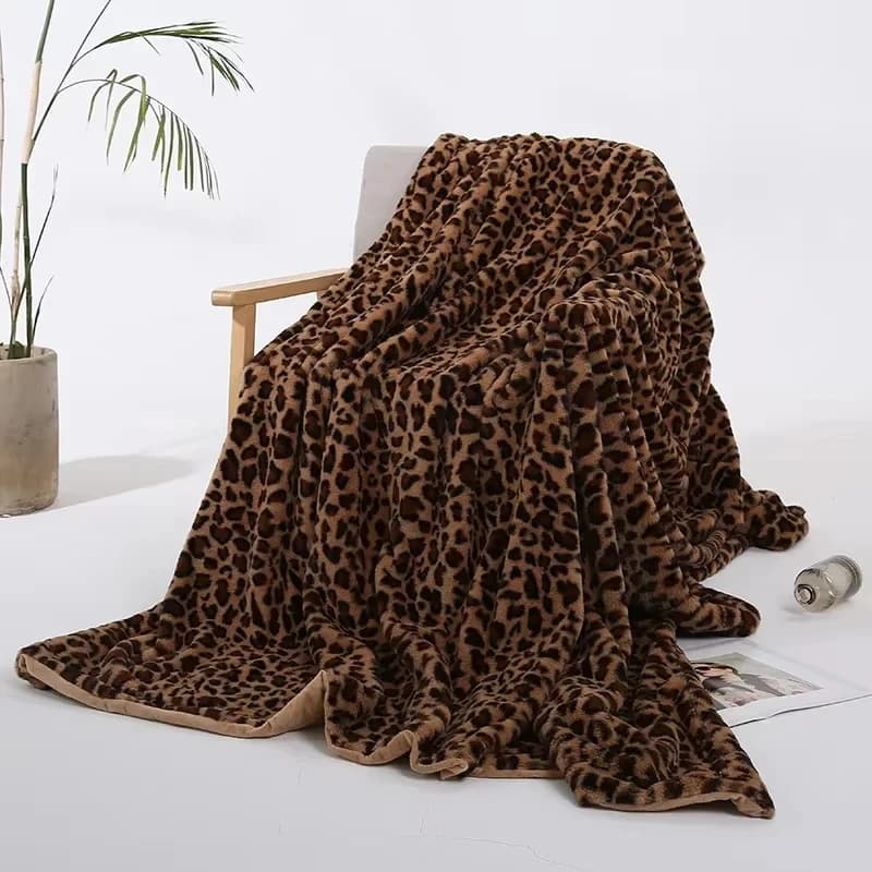 Coperta con stampa leopardata in finta pelliccia di coniglio, doppio strato in peluche corallo, per camera da letto e divano, traspirante e calda, accessorio per la casa