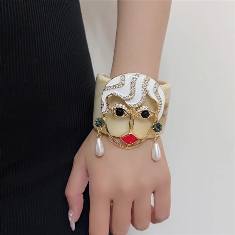 Wide Face Mask Pearl Open Bracelet for Women Exaggerated Personality High-End Feeling Bracelet Daily Party Accessory