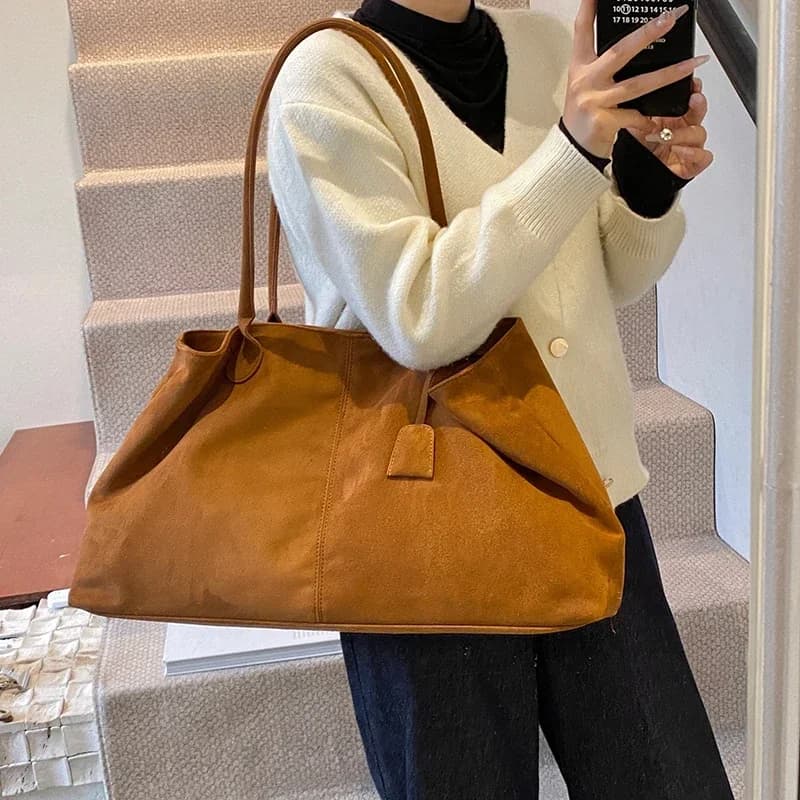 Solid Velvet Zipper Product Large Tote Bag 2026 New Soft Simple Commuter Handbag Large Capacity Popular Fashion Shoulder Bag