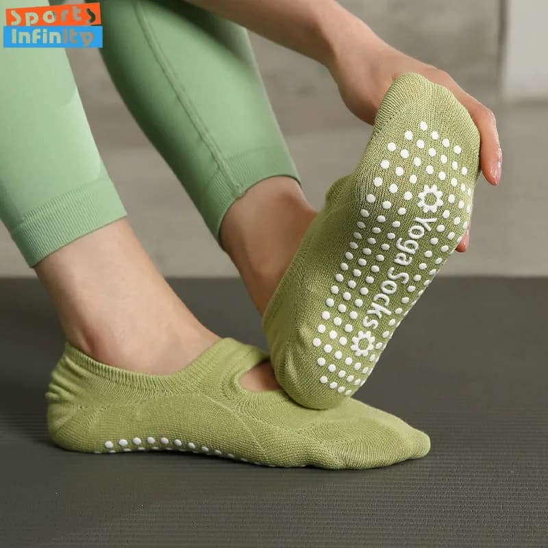 1 pair EUR 35-42 Silicone Antiskid Fashion Backless Yoga Socks Women Socks Pilate Indoor Ballet Dance Gym Fitness Socks Sports Socks