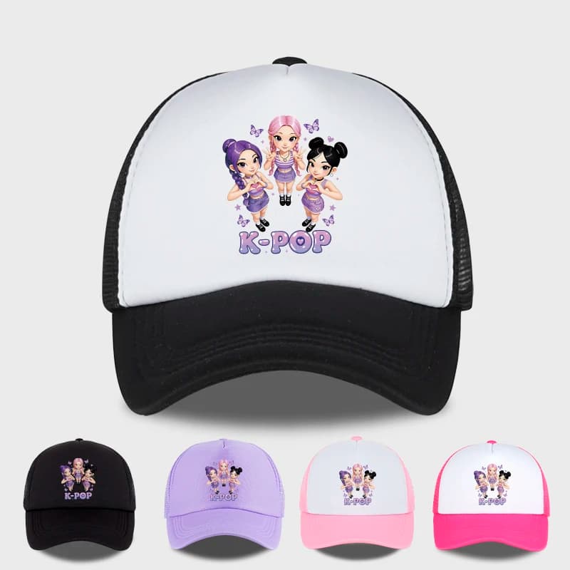 Cappellino in Rete con Stampa di Gruppo di Ragazze K-POP in Stile Cartone Animato | Cappellino da baseball unisex regolabile in rete | Cappello da sole stile street Y2K K-Pop per fan