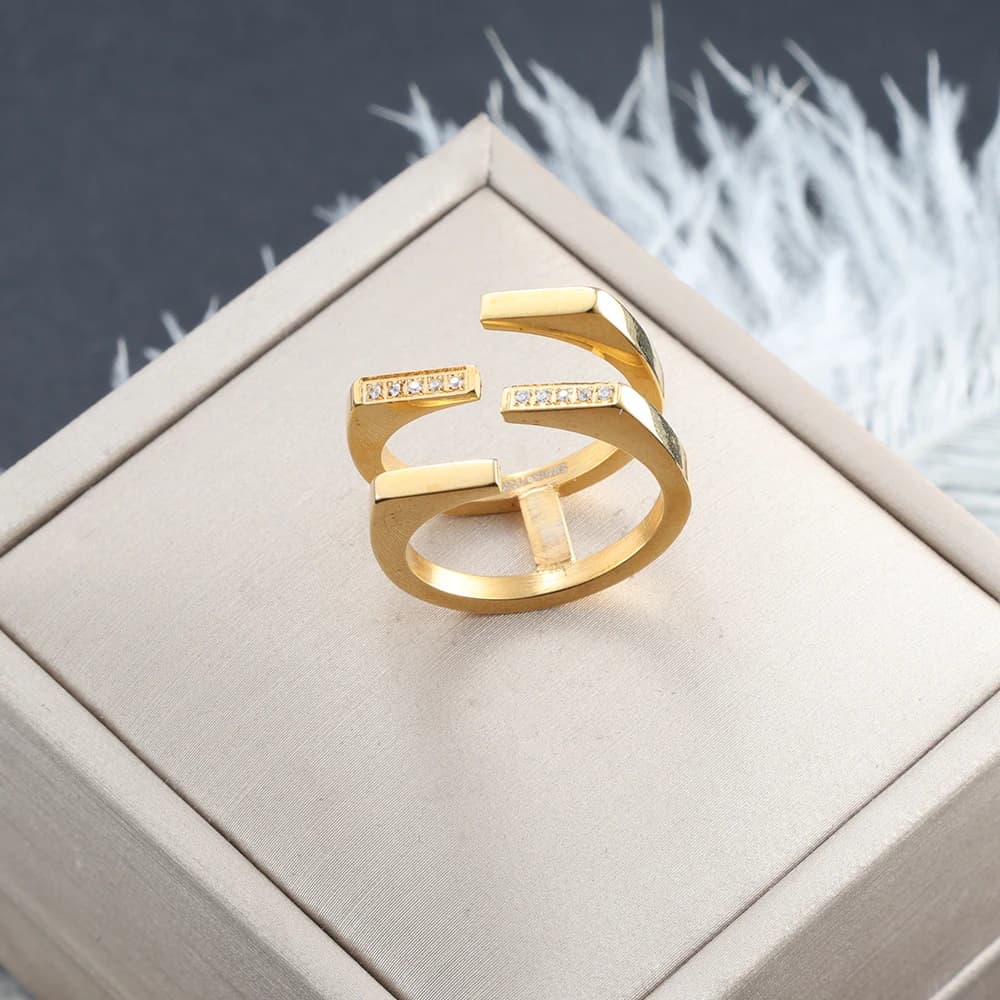 Open Golden Ring Double Layer Cable for Men Woman Ring with Hook to Grip with Inlaid Luxury Light Accessories for Fashionable Fashion Jewelry