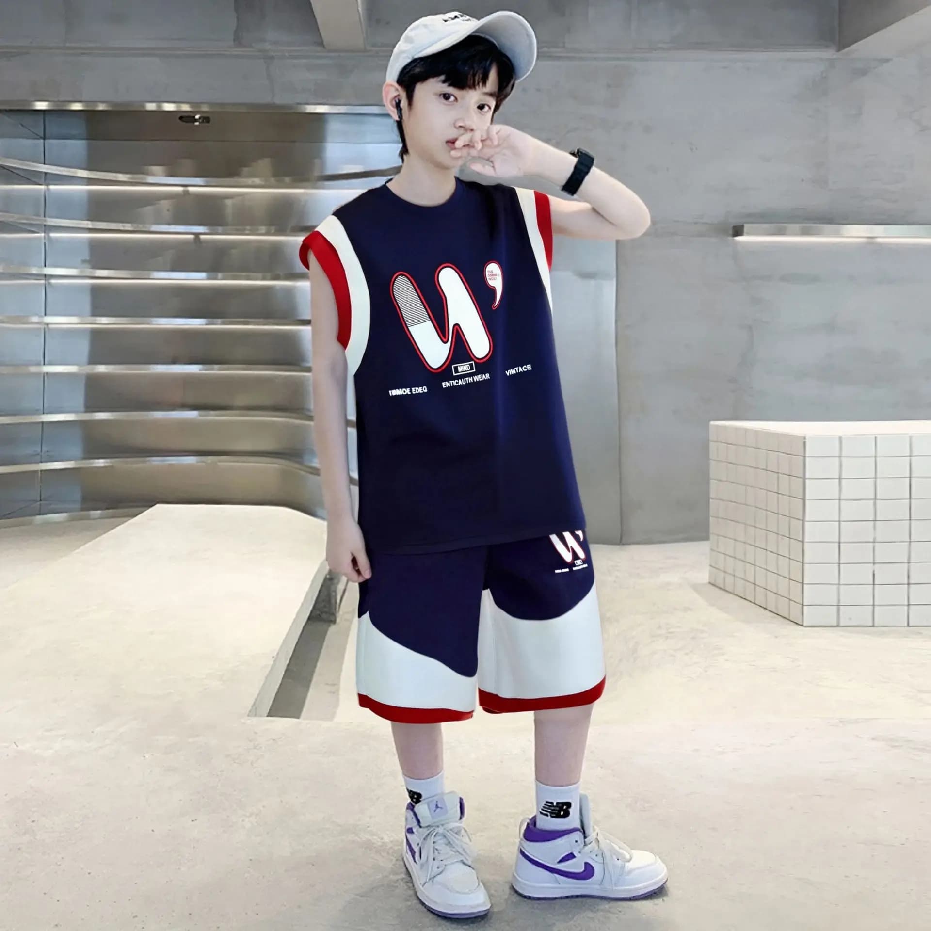 Nuovo Set Canotta e Pantaloncini da Basket per Bambini, Asciugatura Rapida, Traspirante, Abbigliamento Casual per Ragazzi e Ragazze, Taglie M-L