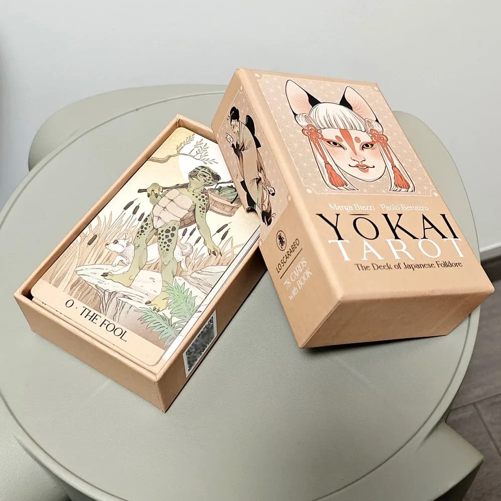 Mazzo di tarocchi Yokai 78 pezzi di carte radicate nel folklore giapponese 12 * 7 cm stampati su cartoncino in rilievo 350GSM confezionato in scatola rigida