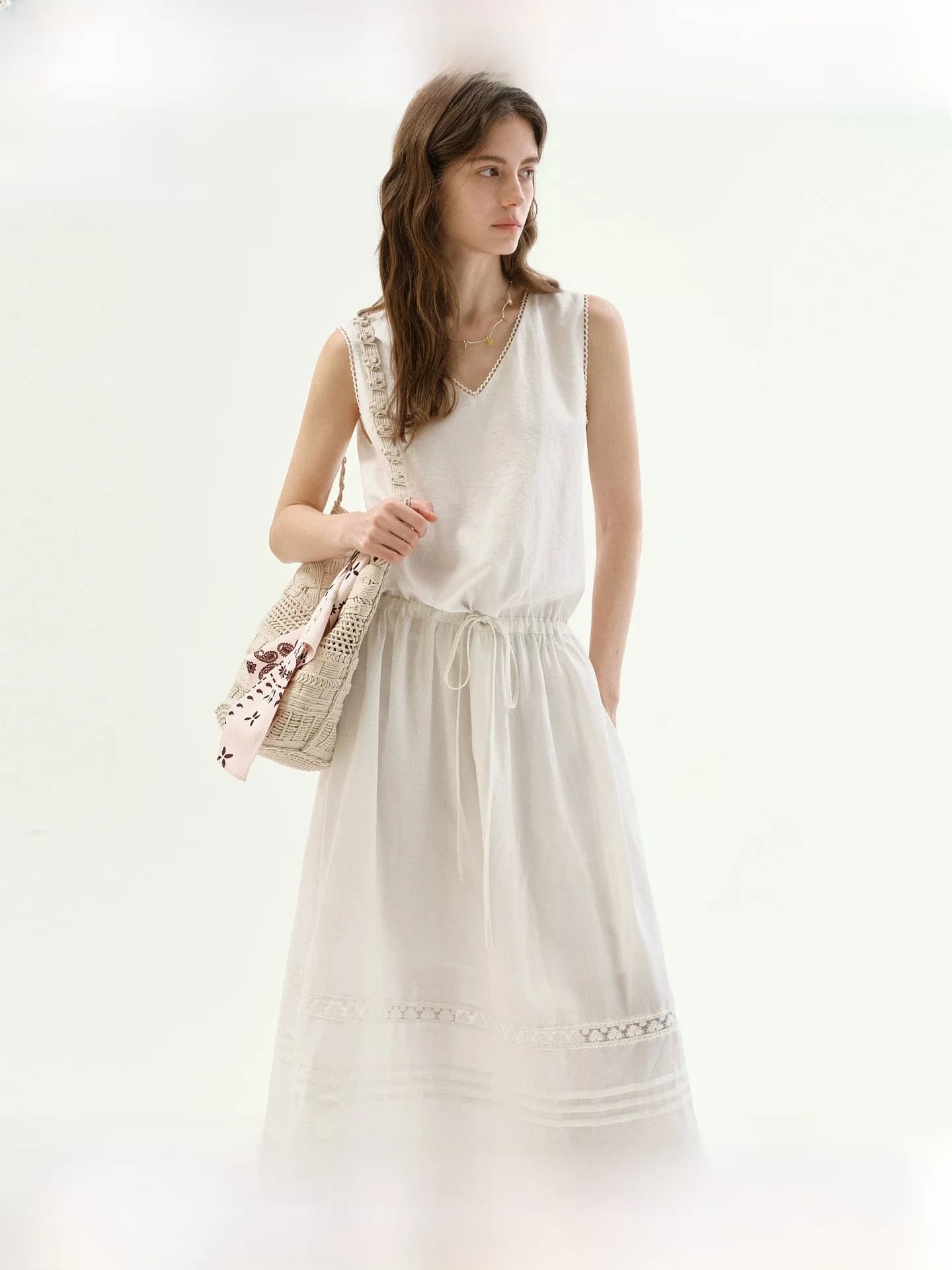 Fano V-neck Sleeveless Lace Trim Drawstring Waist Long Dress Women's Fashion Spring Commute Style Comfortable Fit Urban Dress