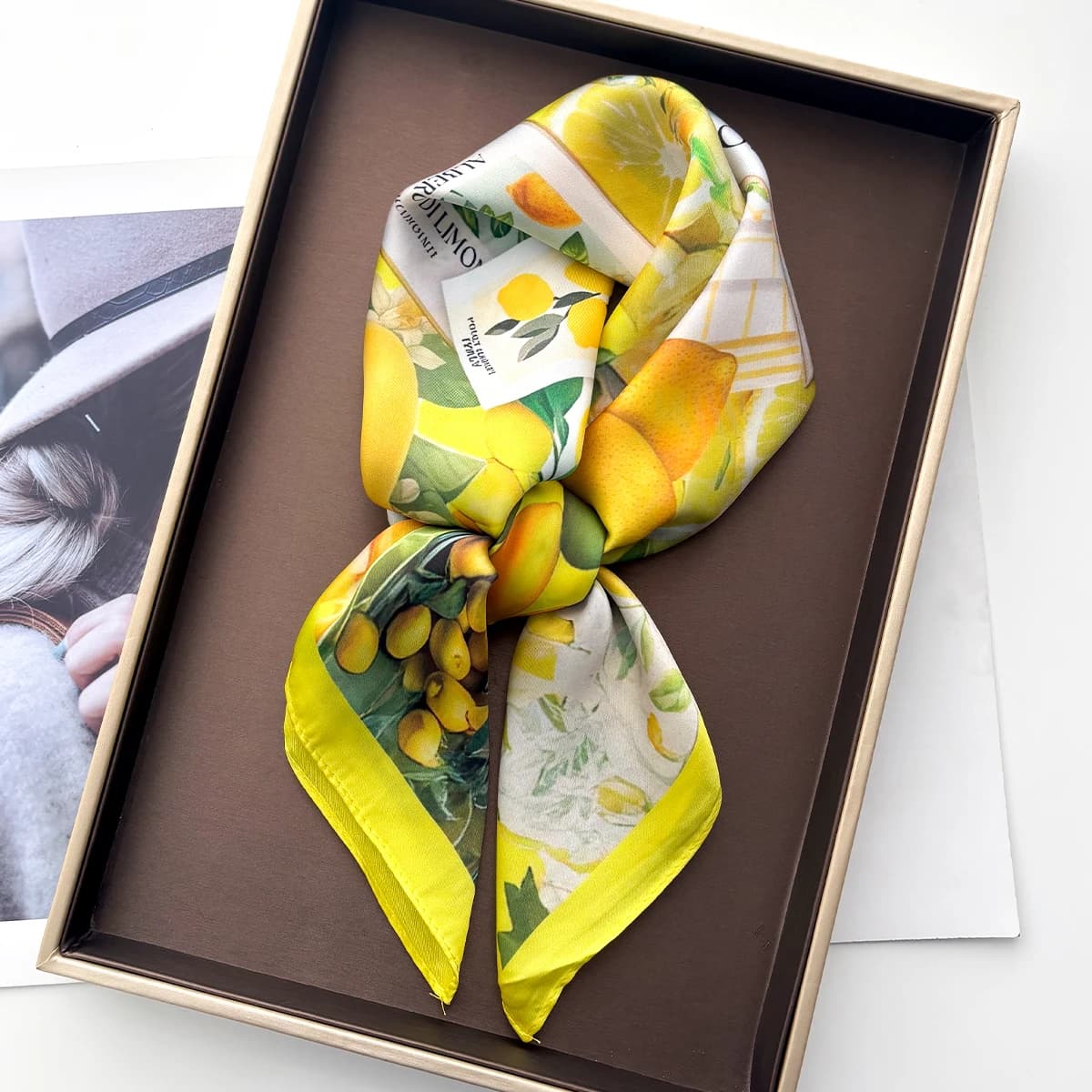 Sciarpa quadrata floreale di lusso in morbido raso effetto seta per donna, bandane eleganti, hijab, foulard stampato, scialle e coprispalle