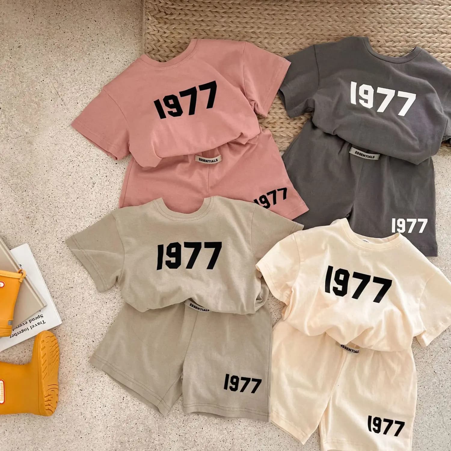Completo Estivo per Bambini e Bambine 0-8 Anni: T-Shirt in Cotone con Numeri Stampati e Pantaloncini, Set Casual 2 Pezzi