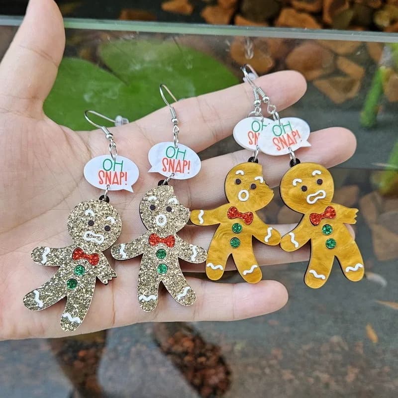 Orecchini pendenti con lettera di omino di pan di zenzero acrilico di Natale Divertenti orecchini carini Gioielli per donne Ragazze Regali per feste di Capodanno