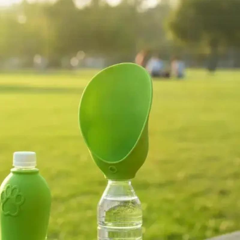 Portable Dog Cat Water Drinking Bowl Outdoor Pet Feeding Cup Leakproof Silicone Foldable Bottle Dispenser Pet Travel Supplies