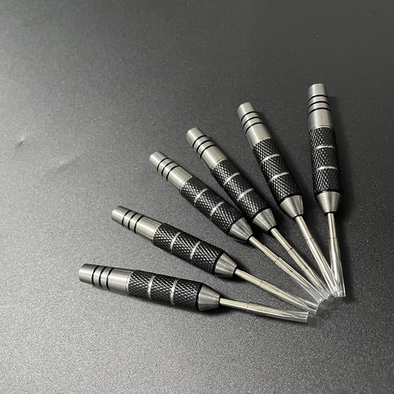 12 aghi per freccette da 20 g/0,7 oz, materiale in acciaio inossidabile a strisce nere e rosse, accessori per freccette per sport e intrattenimento, punta in acciaio