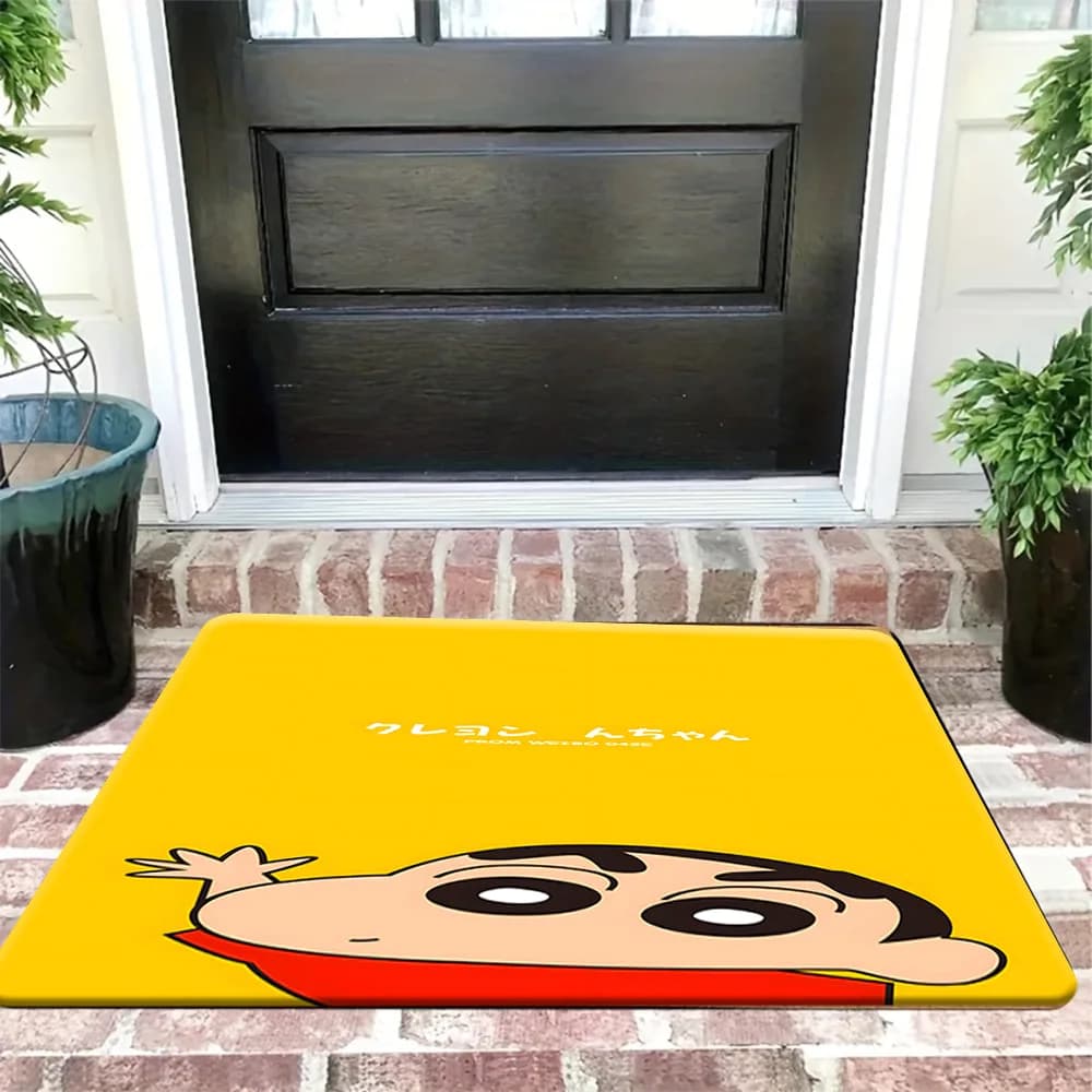 Tappetino antiscivolo con stampa del viso grande su sfondo giallo di Crayon Shin-chan Shinnosuke, simpatico personaggio anime con titolo Katakana decorativo E