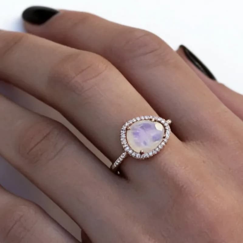 Anello da donna personalizzato di lusso leggero con pietra di luna intarsiata, nuovo stile europeo e americano