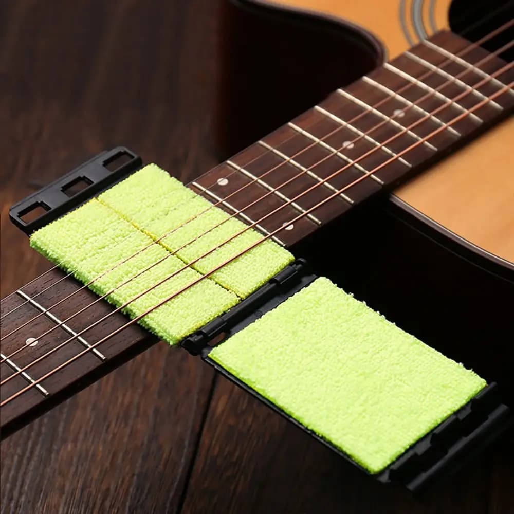 Pulitore per corde per chitarra Strumento per stoffa pulito per tastiera Violino Basso Ukulele Strumento per la pulizia delle chitarre elettriche Accessori per la cura della manutenzione