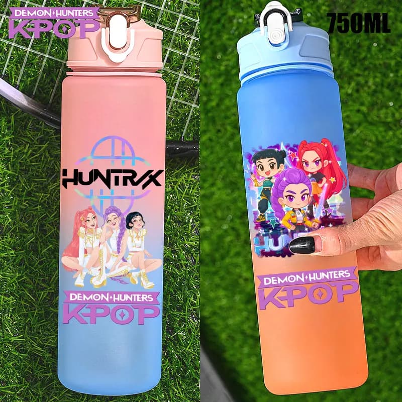 Bottiglia d'Acqua in Plastica da 750ML con Cannuccia per Bambini, Design Anime K-Pop Sfumato, Regalo di Compleanno