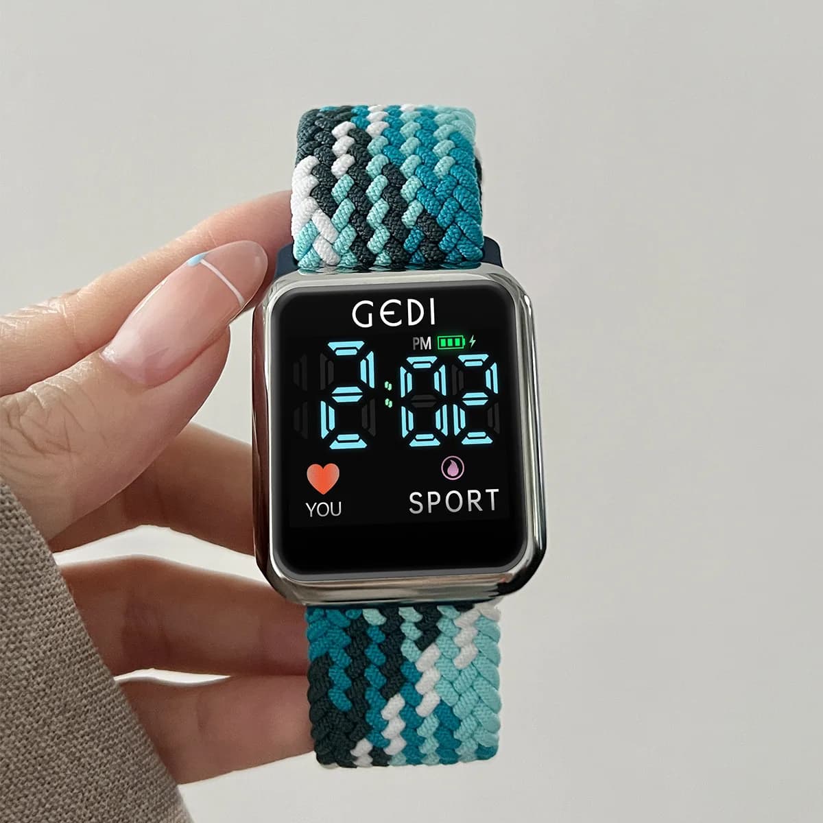 Orologio con display digitale a grande schermo, orologio da polso elettronico per studenti, cinturino in tessuto traspirante in nylon, orologio da donna alla moda