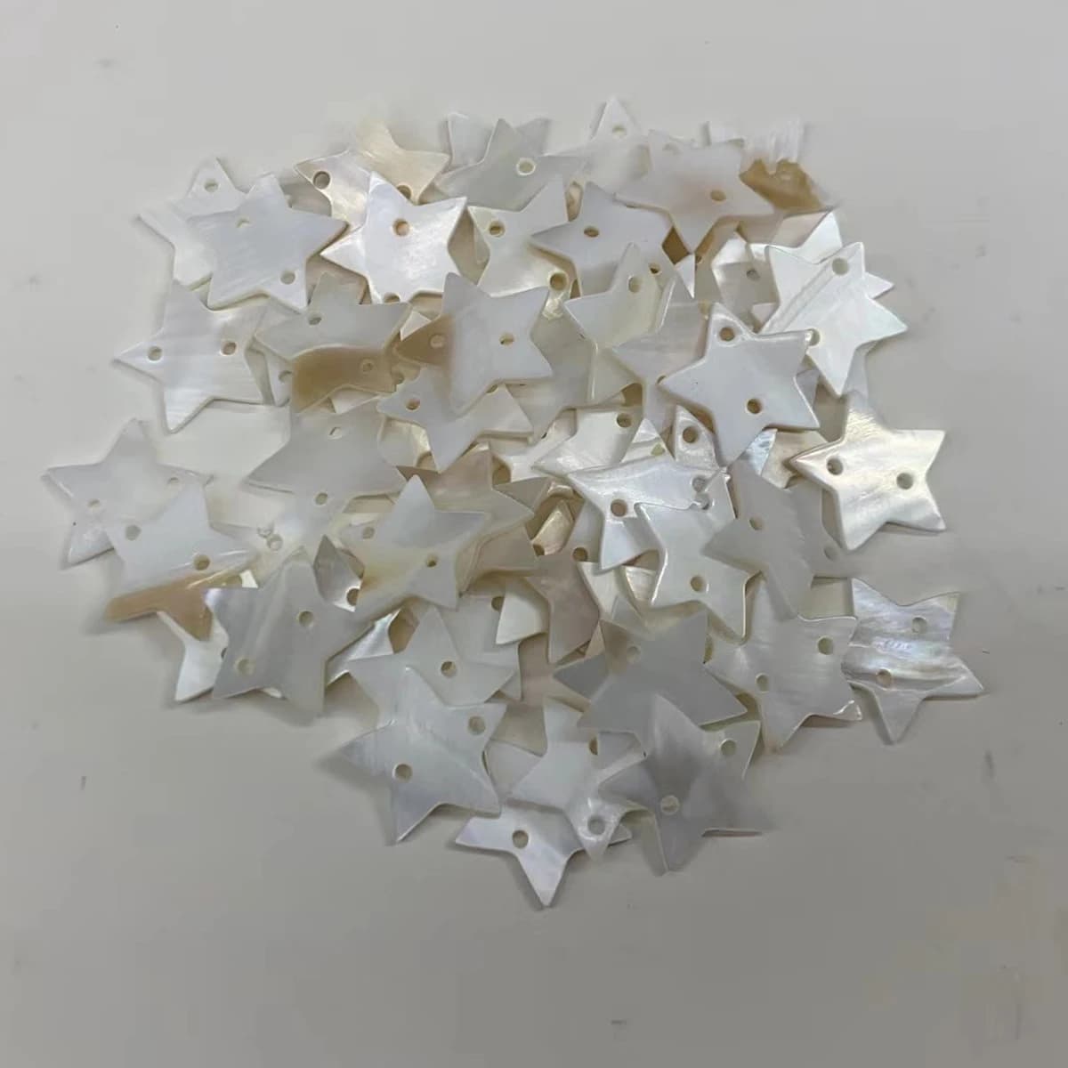 Perline a Stella in Conchiglia Naturale da 18mm, 10 Pezzi, Perline Sciolte per Fai da Te, Forniture Artigianali per Collane, Bracciali, Creazione di Gioielli, Ingrosso