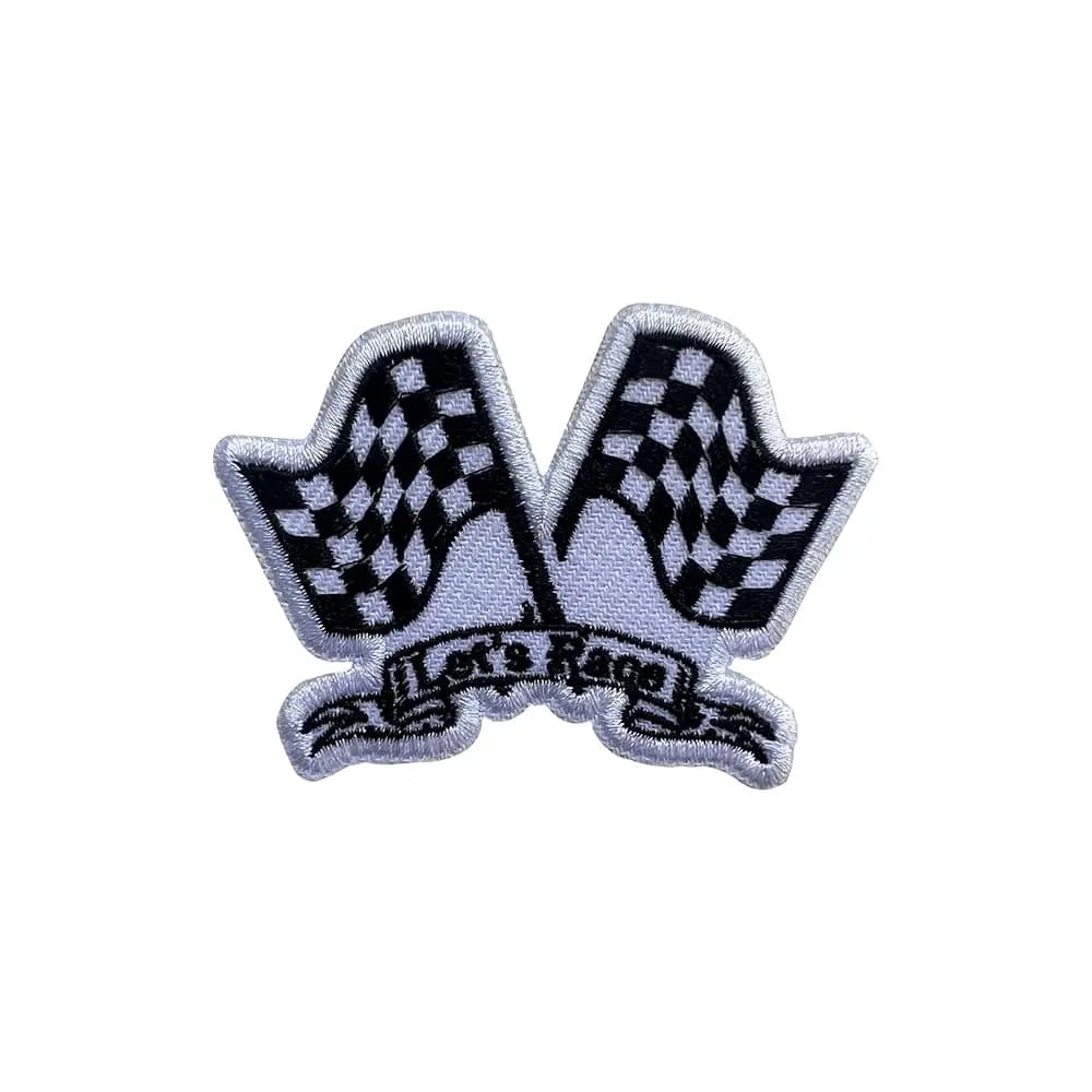 Patch Ricamata 'Let's Race' con Bandiere da Corsa, Misura 3 pollici, Termoadesiva o da Cucire per Zaini, Jeans, Cappelli, Vestiti, Fai da Te