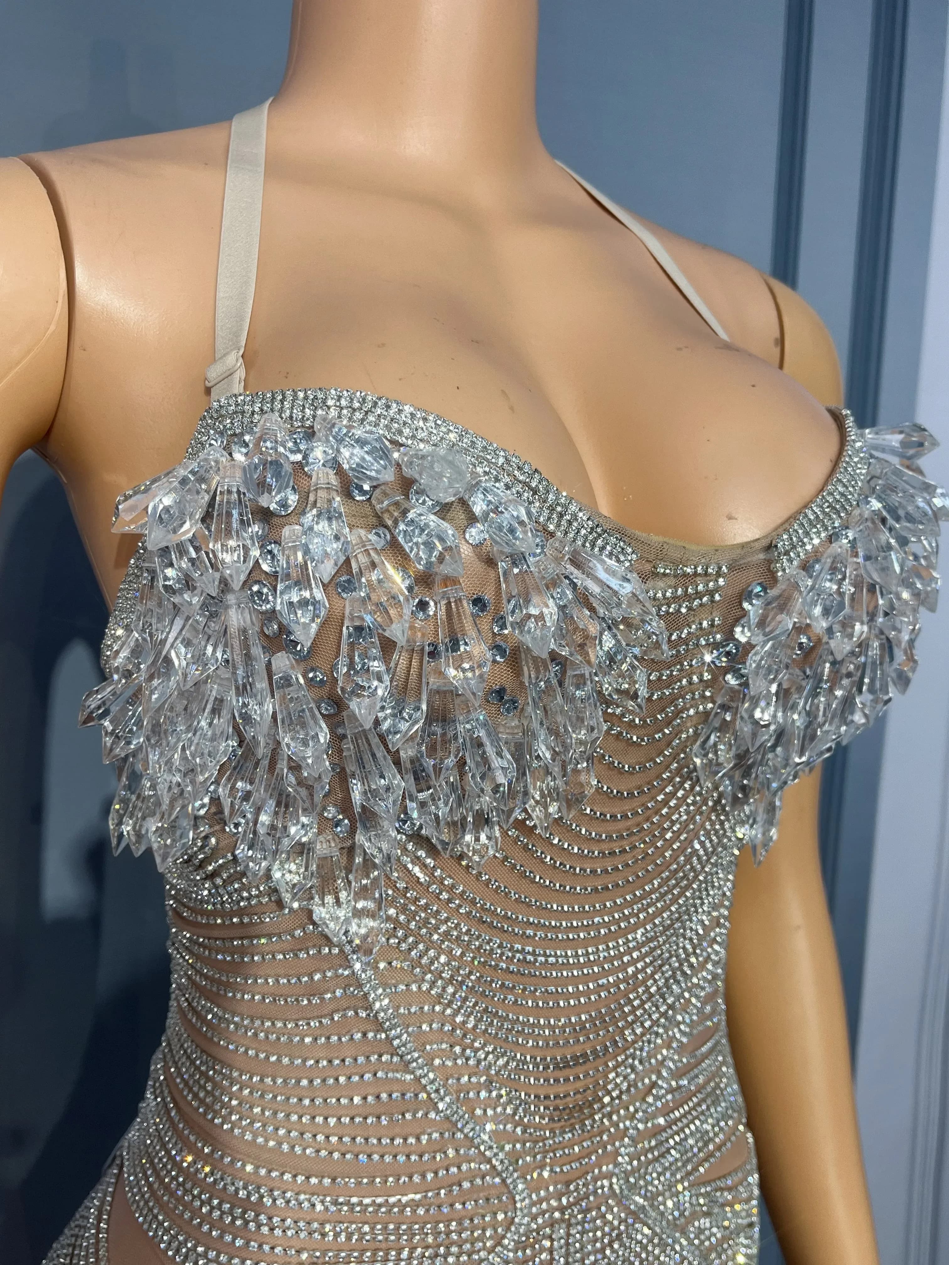 Abito da festa Catene di cristalli Abito tubino con fasciatura sexy Abito da sera da donna Tappeto rosso Spettacolo Clubwear di moda