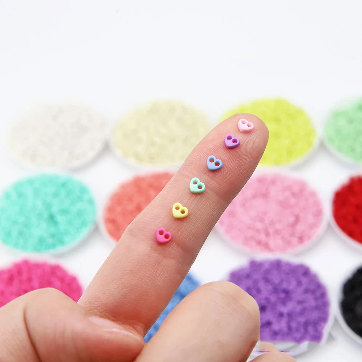 Mini bottoni a forma di cuore da 4 mm Bottoni ultra-piccoli in resina per artigianato fai-da-te Cucito bambola Abiti da sposa Maglioni Creazione di carte Scrapbooking