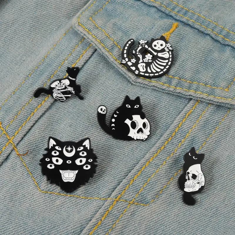 Gatto gotico Spilla smaltata Teschio Scheletro Strega Gatti Distintivo Spilla Spille Denim Jeans Camicia Borsa Gioielli punk Regalo per gli amici