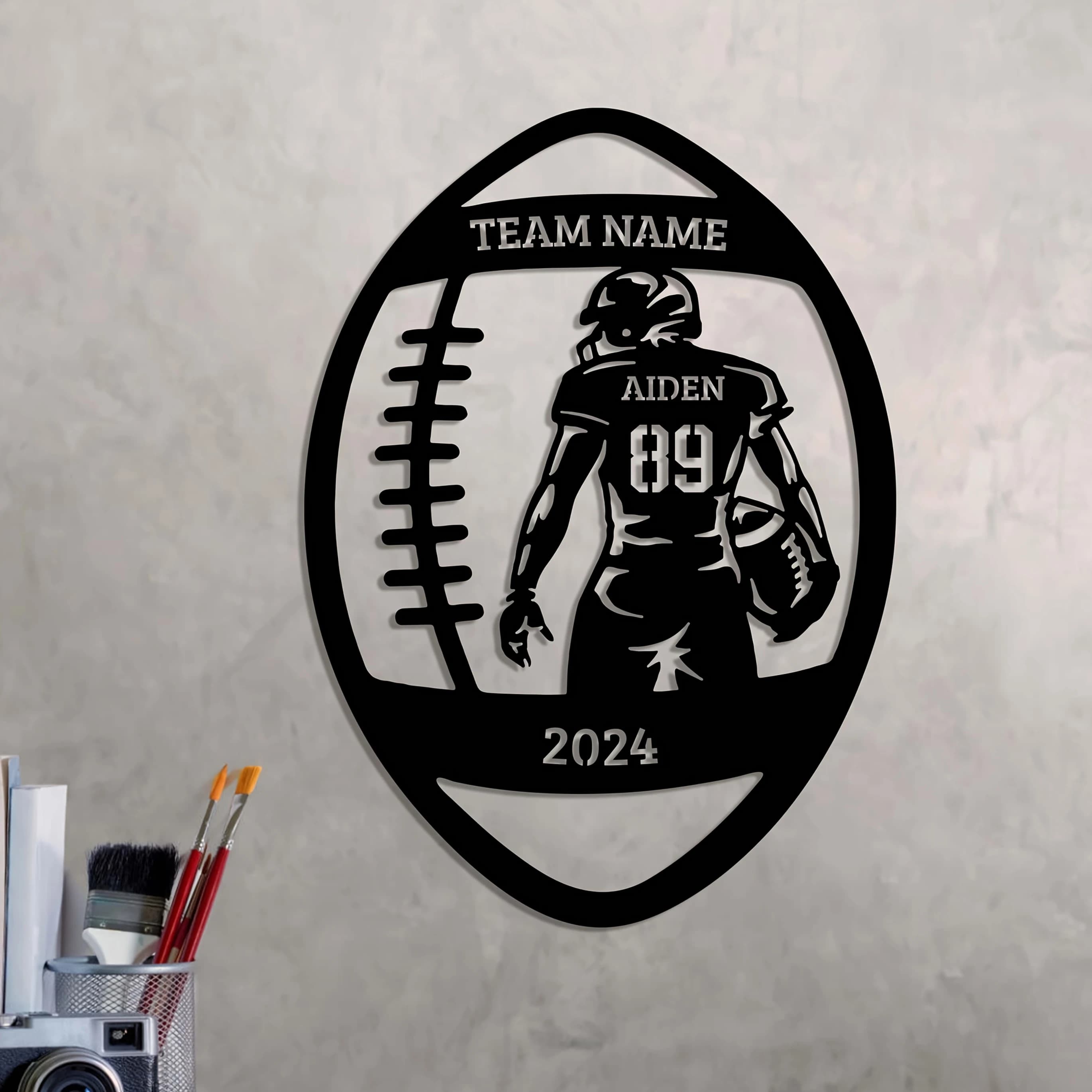Targa in Metallo Personalizzata Giocatore di Football Americano, Decorazione da Parete con Nome Personalizzato, Ornamento da Appendere, Regalo di Compleanno per Porta