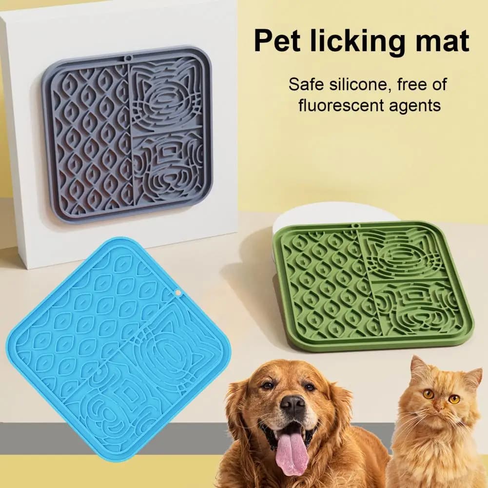 Non-slip Pet Food Mat Pet Slow Food Mat with Suction Cups Four-zone Non-slip Silicone Tray Anxiety Relief Lick Mat for Dogs Cats