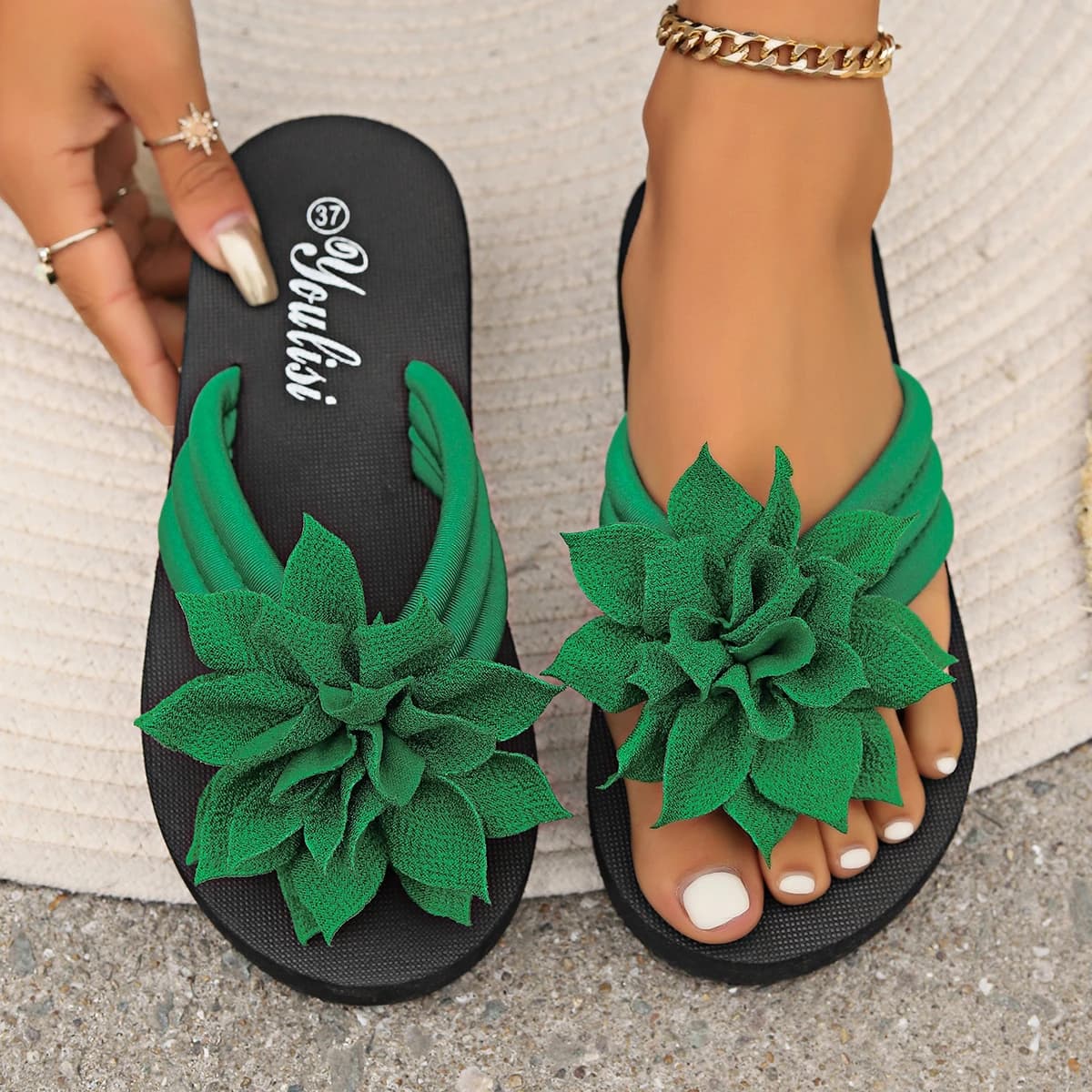 New Women Slippers Summer Decoration Casual Flat Slippers Flower Sandals Outdoor Beach Shoes Women Flip-flops Home Slides Women