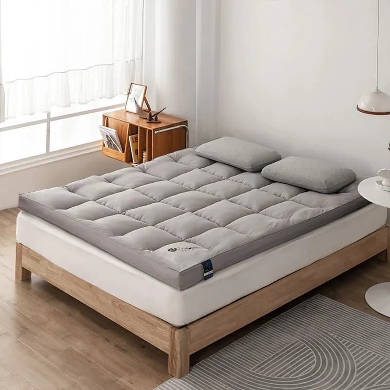 Materasso spesso autoriscaldante con fibra anti-viva pieghevole design di altezza 10 cm per dormitorio domestico Soluzione salvaspazio portatile