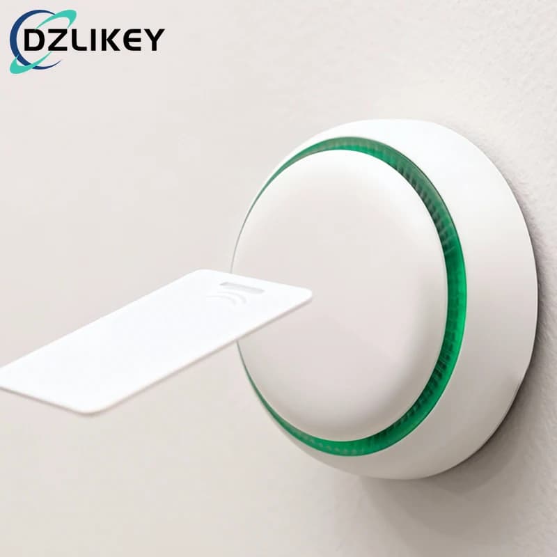 Lettore di accesso a doppia frequenza con campanello touch: compatto bianco, 125Khz/13.56Mhz, legge carte NFC, ID/IC, opzioni WG26/34 e TTL