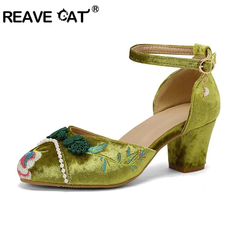 REAVE CAT Sweet Chinese Vintage Round Toe Women Pumps Pearls Party 6cm Heel Buckle Big Size 33 50 51 52 White Black