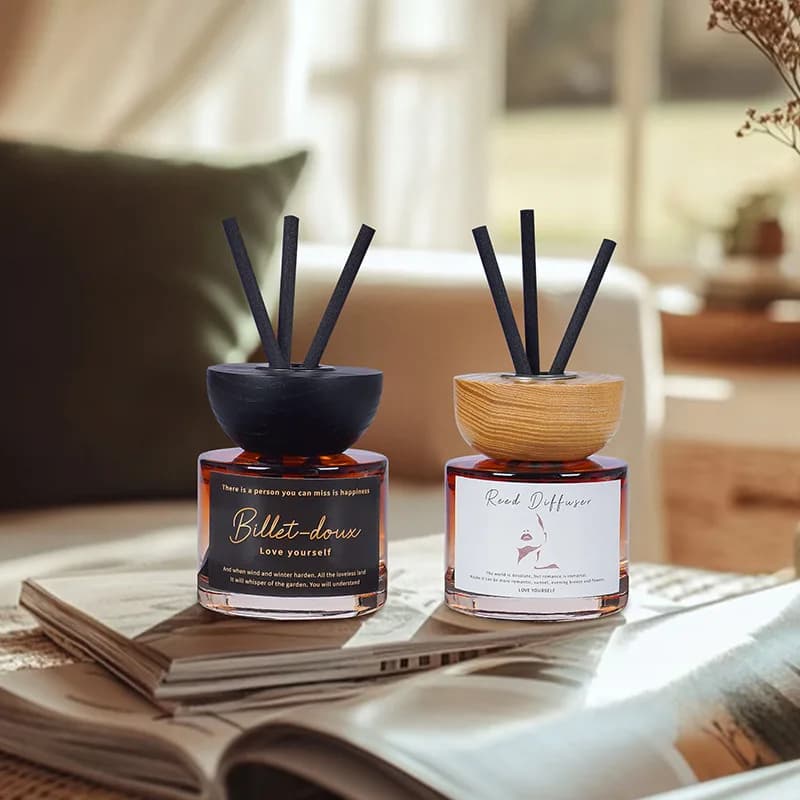 Decorazione della camera da letto interna per aromaterapia con coperchio in legno da 120 ml, diffusore di lunga durata dell'hotel, aroma senza fiamma, aria fresca