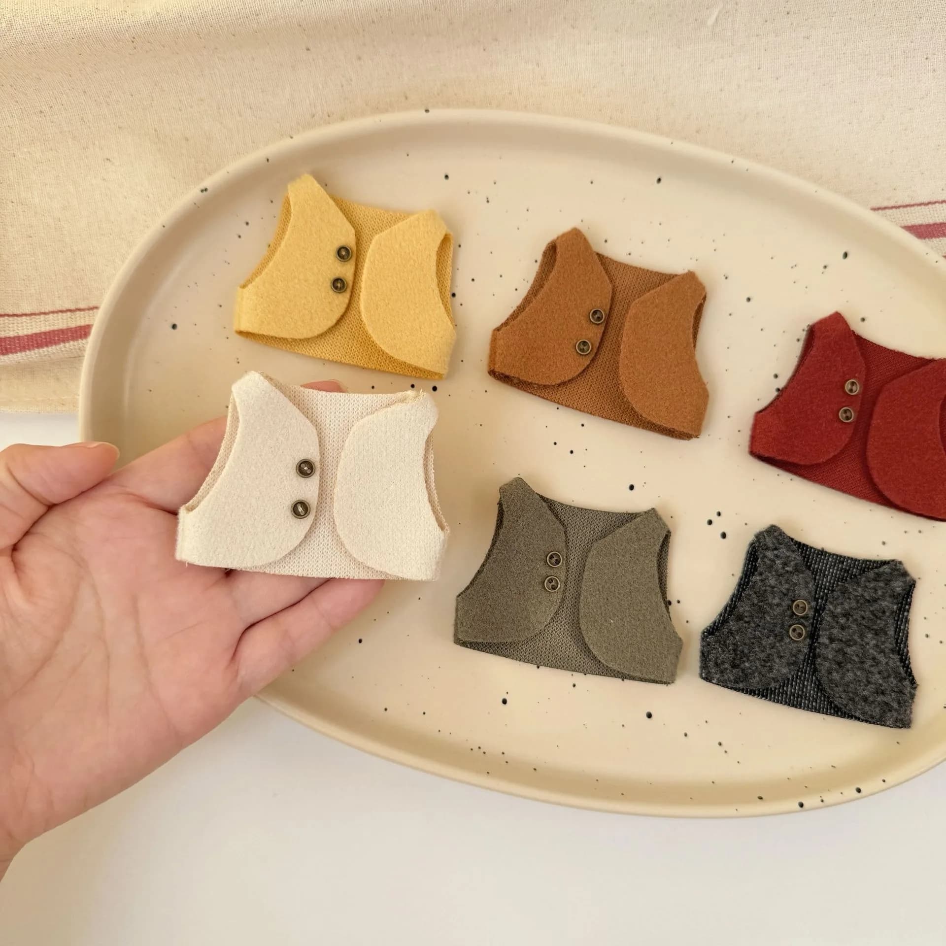 Gilet in Lana Vintage Fatto a Mano da 10 cm per Bambole, Abbigliamento di Ricambio per Peluche Labubu