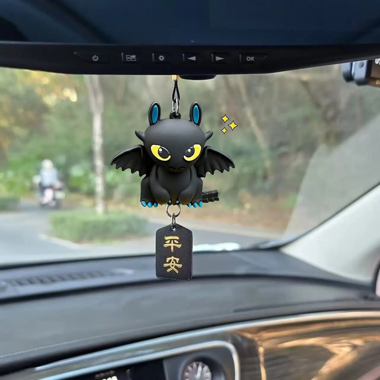 Toothless car hanging doll, cute cartoon plush toy, novelty toy for car decoration, dashboard ornament, holiday gift for friends