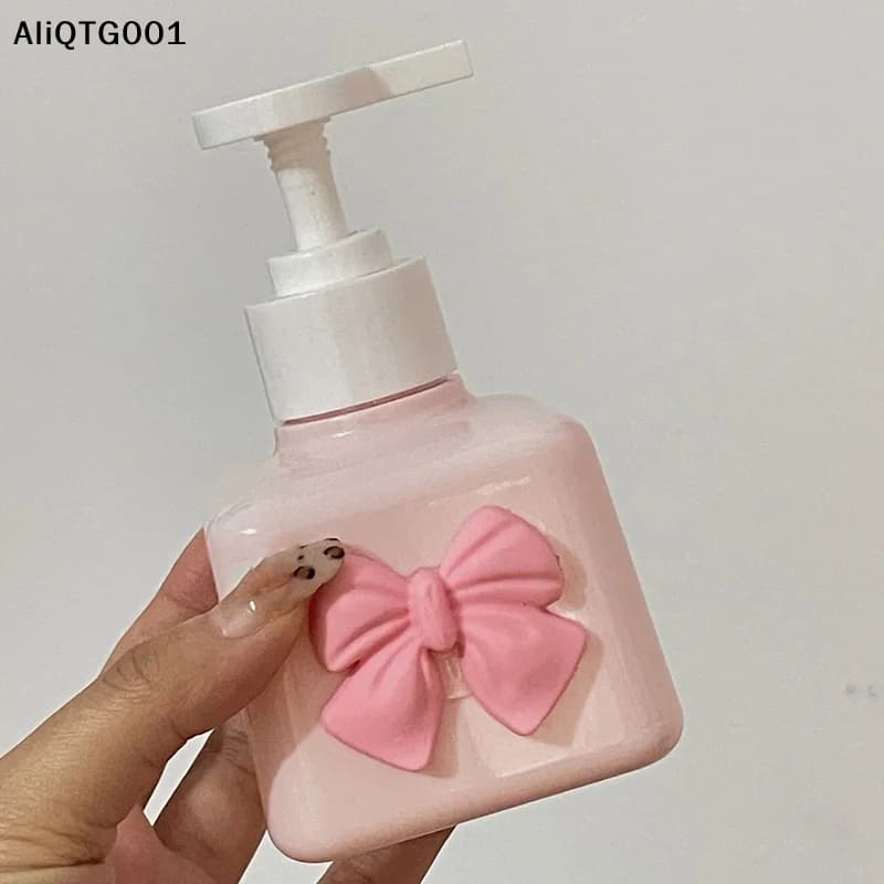 Dispenser di Sapone in Plastica a Forma di Fiocco da 200ML con Pompa a Pressione Ricaricabile per Igienizzante Mani Liquido, Shampoo, Lozione, Accessorio da Bagno