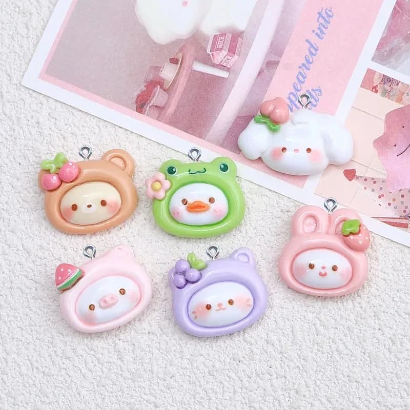 10 Pezzi Ciondoli in Resina Kawaii a Forma di Ciliegia, Orsetto, Fragola e Coniglio per Creazione Gioielli Fai da Te, Orecchini, Collane, Decorazioni e Accessori