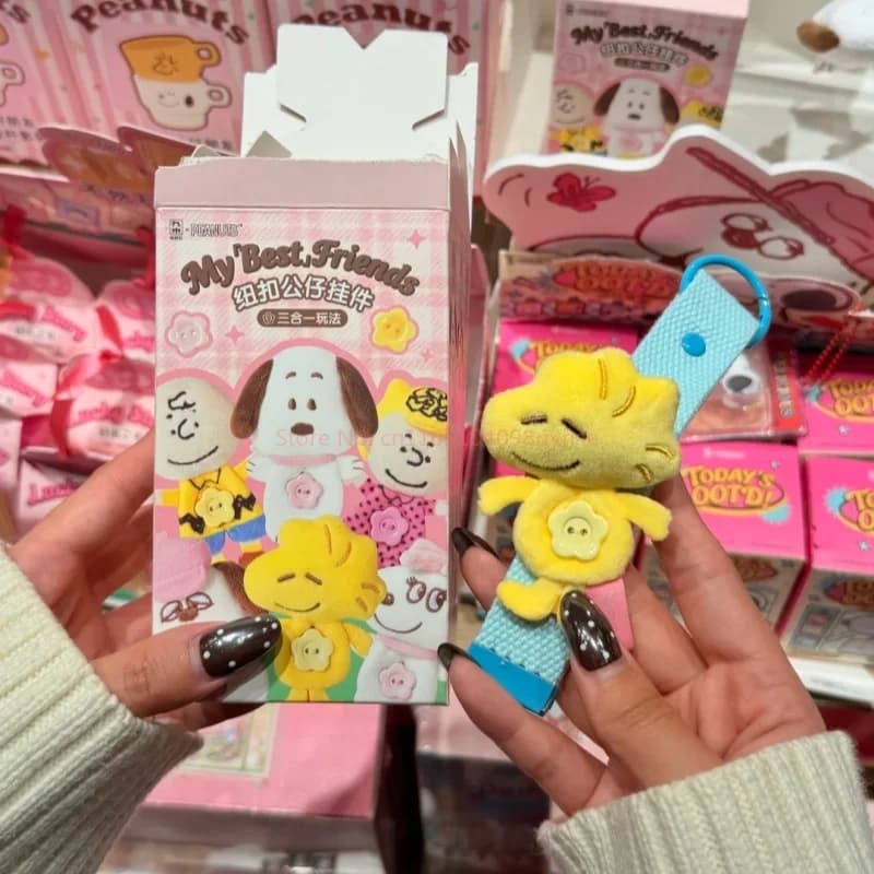 Jiumu Magshop Peanuts Snoopy Scatola a Sorpresa Magnetica con Peluche, Fermaglio per Capelli, Ciondolo, Decorazione da Scrivania, Giocattolo da Collezione, Regali a Sorpresa per Donne