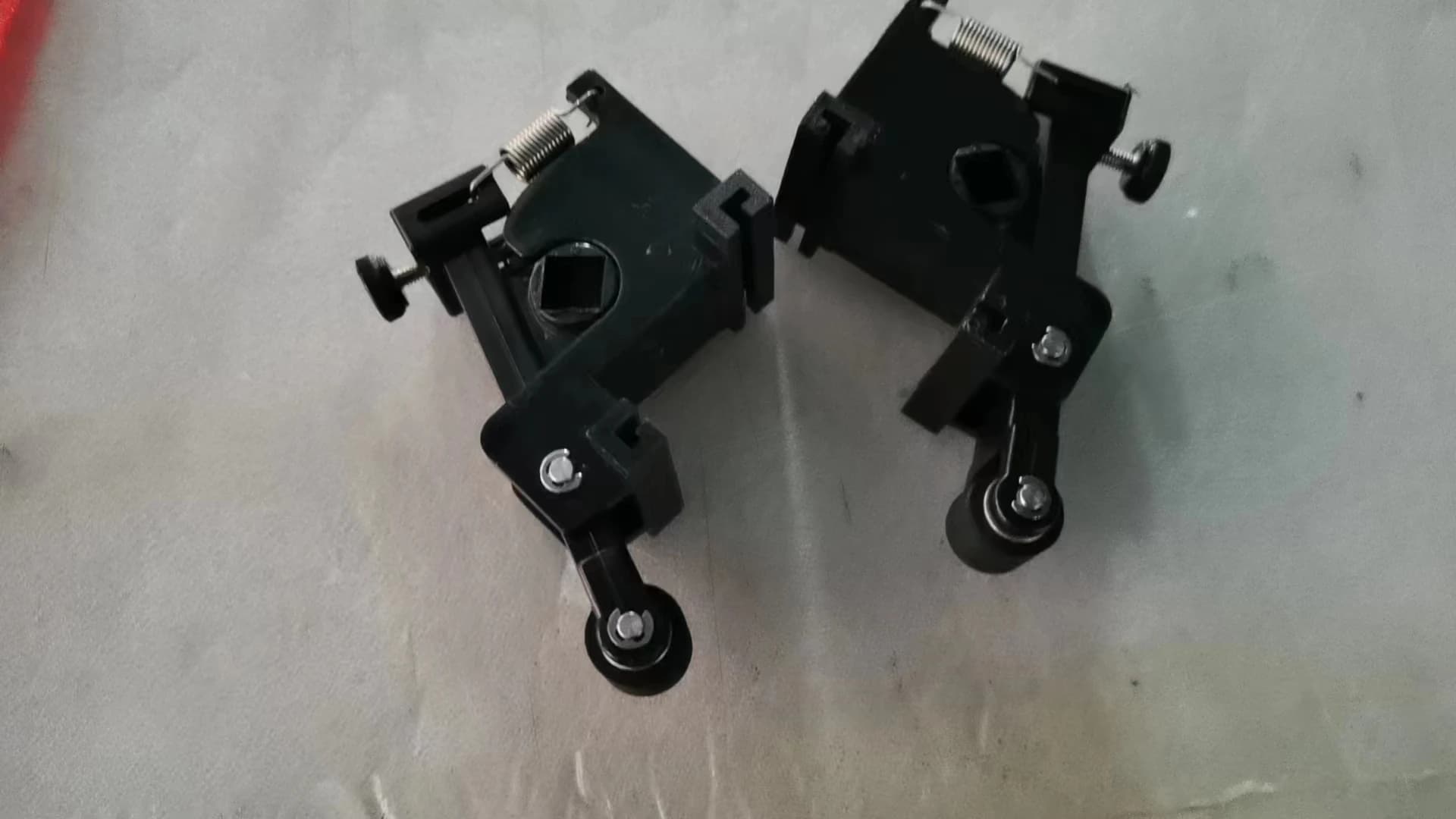 Supporto per rulli per plotter da taglio Saga, rulli di fissaggio per tutti i plotter da taglio cinesi, plotter da taglio Refine, 2 pz/lotto