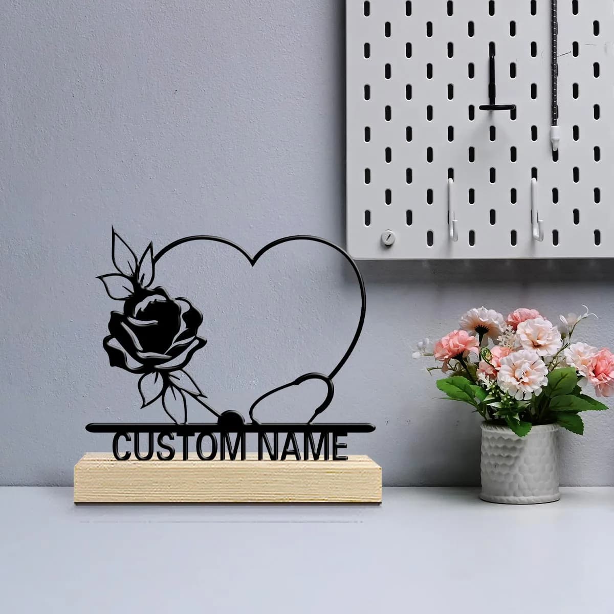 1pc Metal Desktop Decoration Custom Name Equipped with A Wooden Base Decorative Gifts, Metal Statue Ornaments