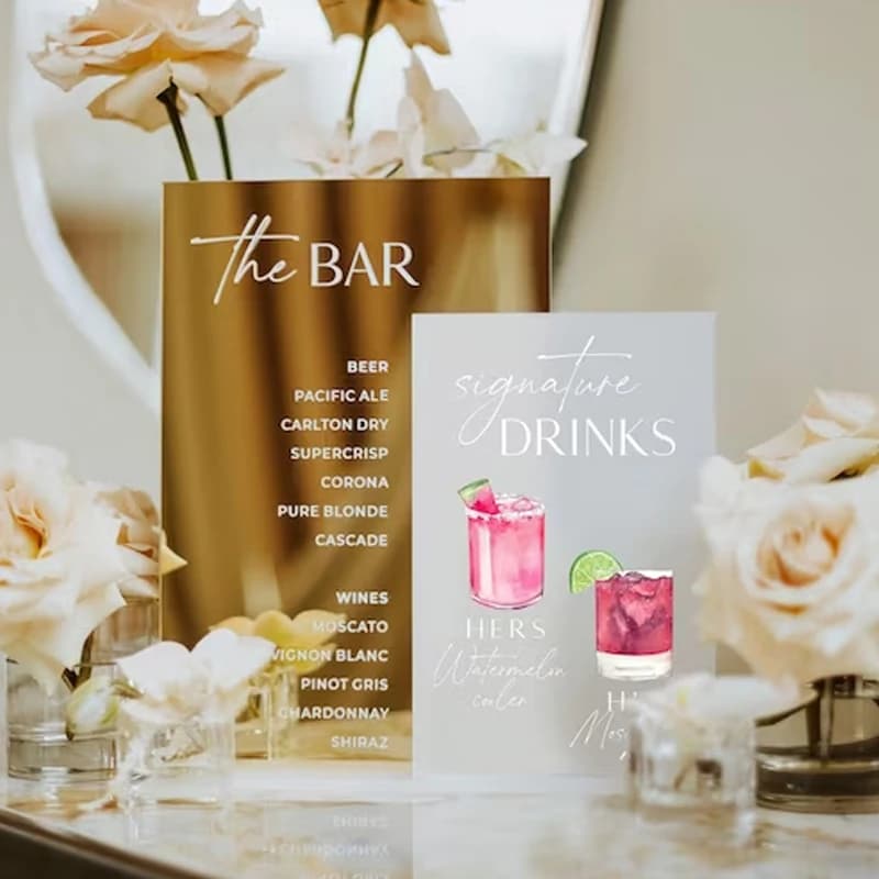 Segno della bevanda firma, bevande per lui e per lei, segno della barra dello specchio d'oro, cocktail di nozze, segnaletica della barra di nozze, segno del Menu del Bar