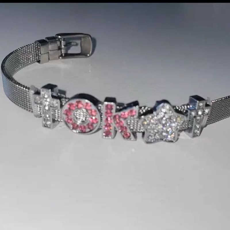 Fashion Cool Temperament Wear bracciale in acciaio e titanio femminile Creative Letter Star Watch Band bracciale accessori per gioielli