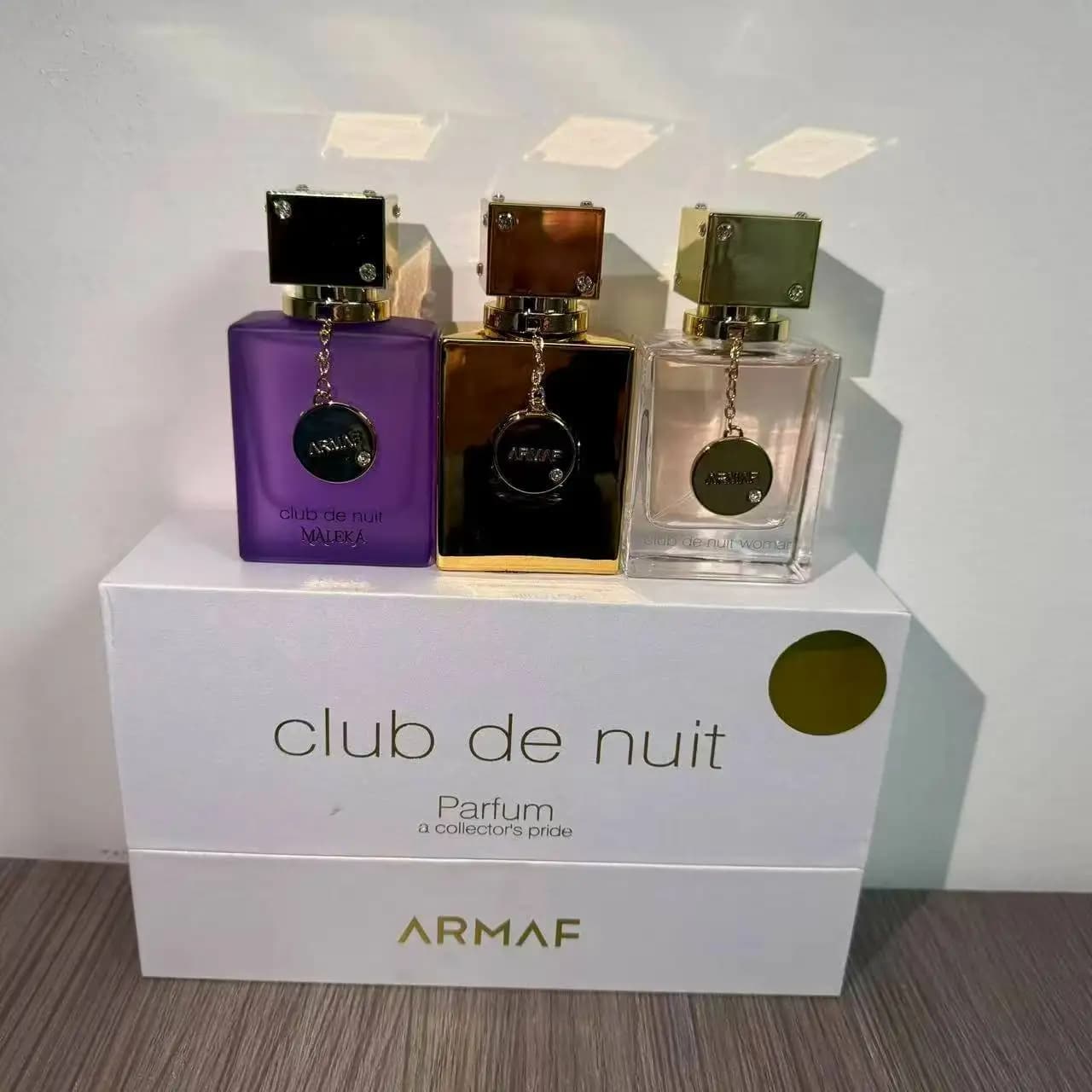 Set di 3 Profumi Club De Nuit, Collezione Intense Man Sillage Iconic EDP, Fragranza Lussuosa con Note di Agrumi e Legno, Set Regalo, Acquista Ora