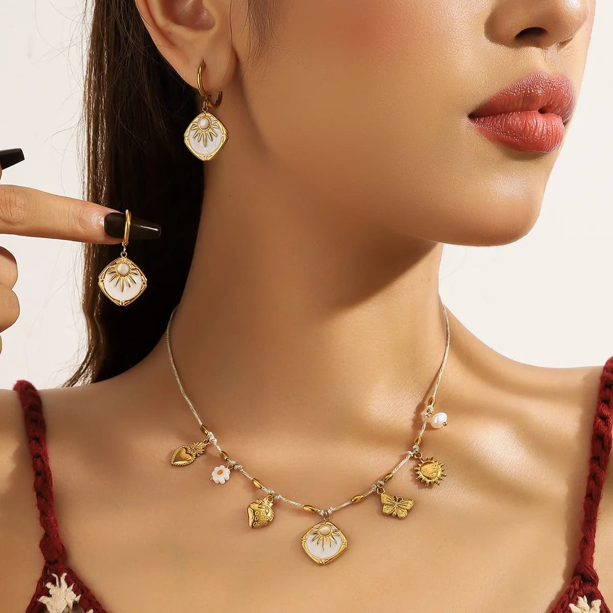 Set di Accessori di Lusso Leggero: Anello Aperto a Farfalla e Orecchini in Acciaio Inossidabile e Titanio