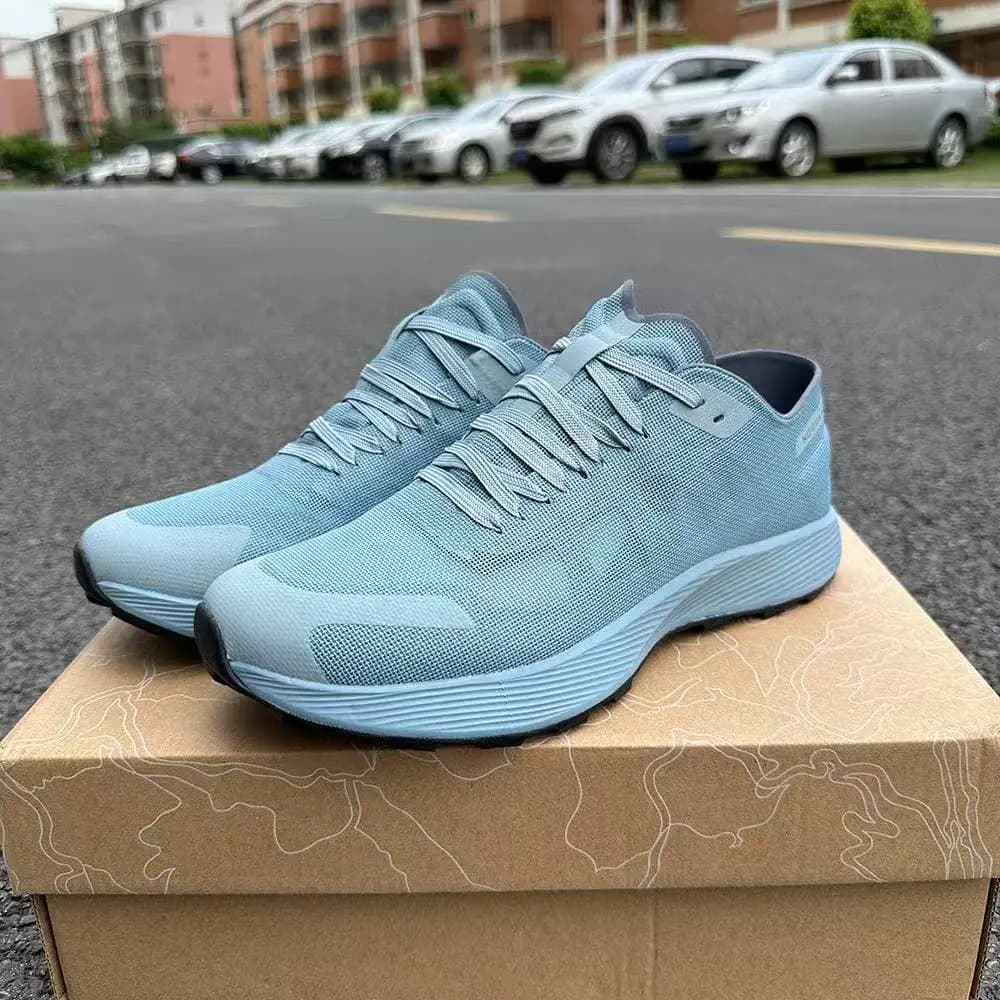 Scarpe da uomo nuove Scarpe da ginnastica casual traspiranti Scarpe da corsa nere in mesh estivo Scarpe sportive morbide e leggere per scarpe da passeggio maschili